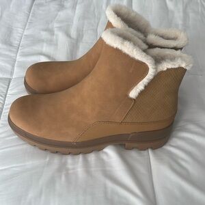 Baretraps ankle boots size 11M brown suede